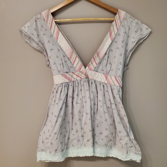 Free People Tops - Free People Deep V Short Sleeve Top - Size M